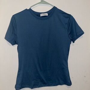 Yoon Women's Blue Top size medium